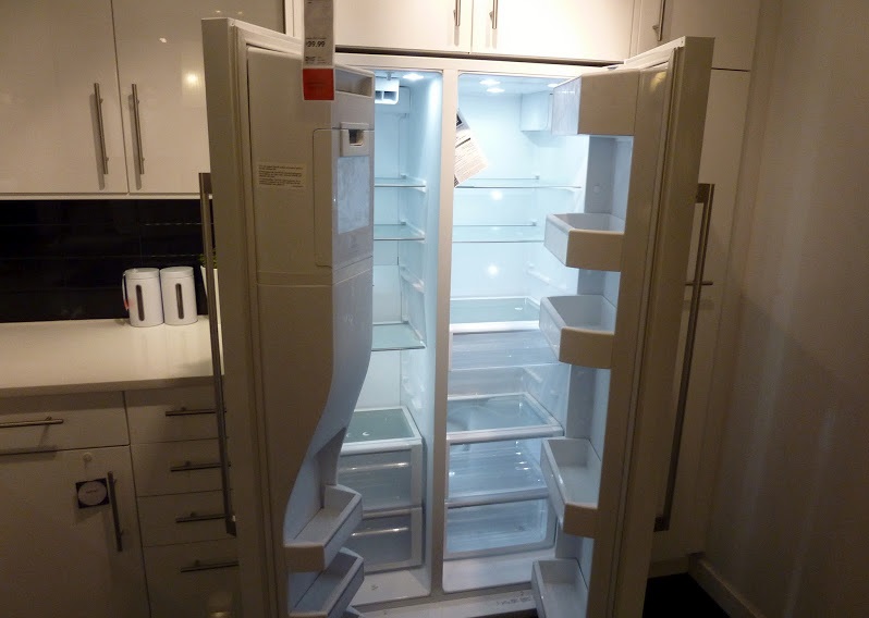 Холодильник демонстрация